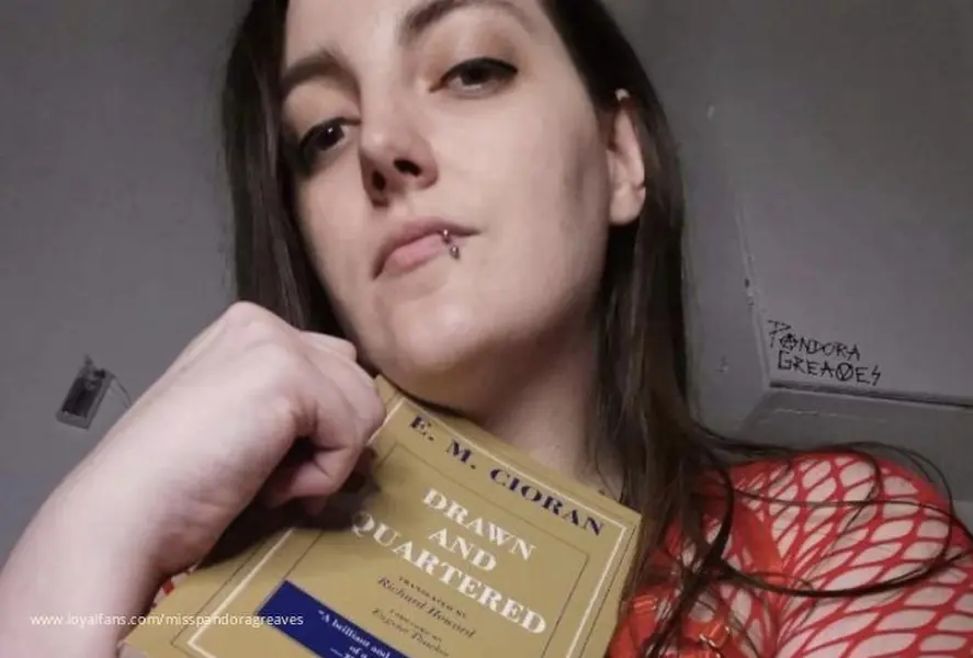 Miss Pandora Greaves