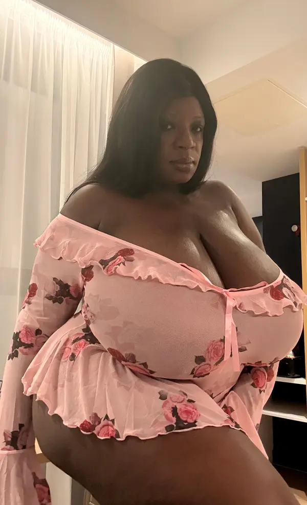 tyrabeckybuilt (Tyra Tinley)