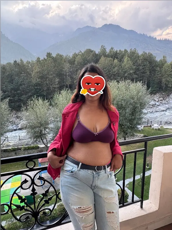 Sexy Indian Mom