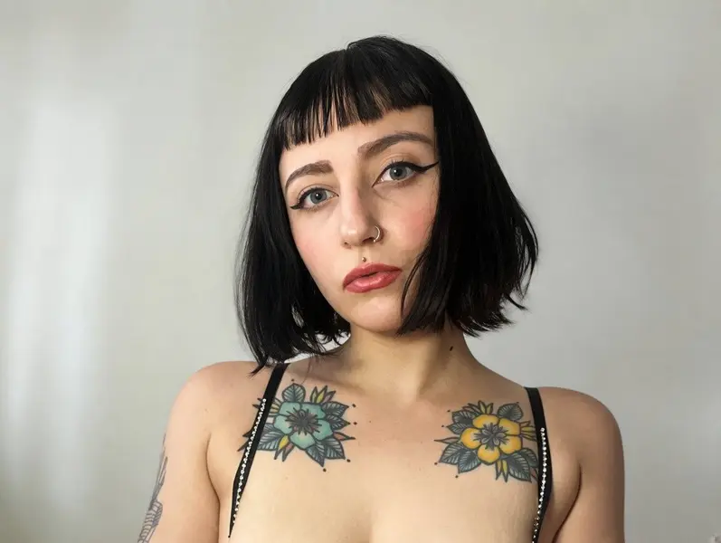 Caroline 😈 LIVE STREAMS CUSTOMS AND VC😈