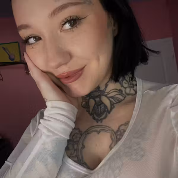 Huge TIIITS