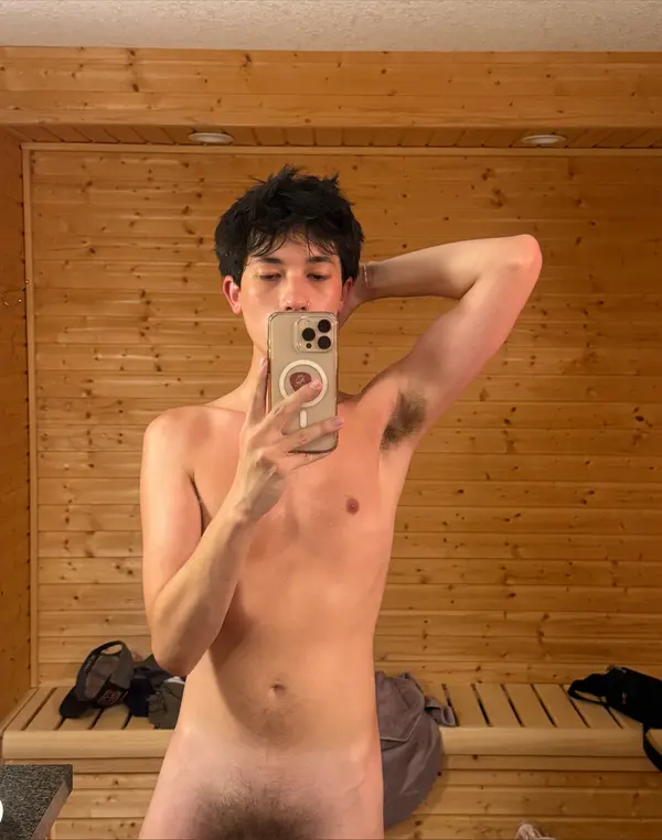 ･ ｡ Reece ☆∴｡