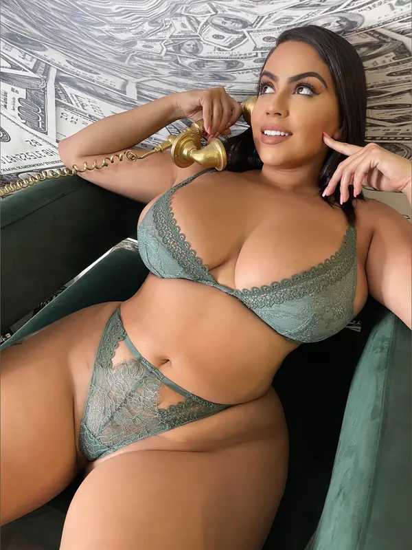 Rebecca 🍑🍒