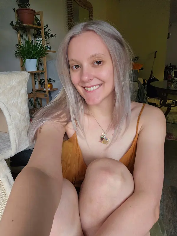 Kali Cox | Au Naturale Nerdy Girlfriend