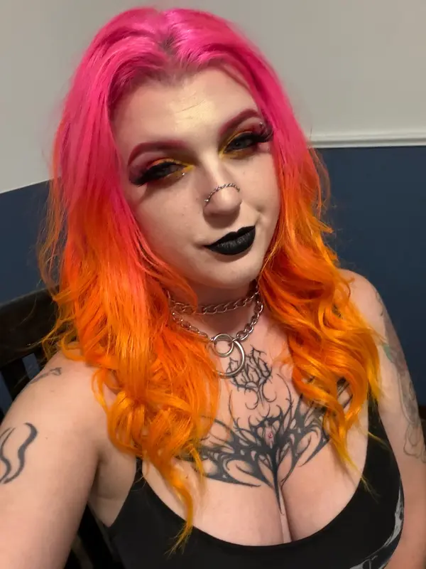 Roxxi 💎 FREE PAGE