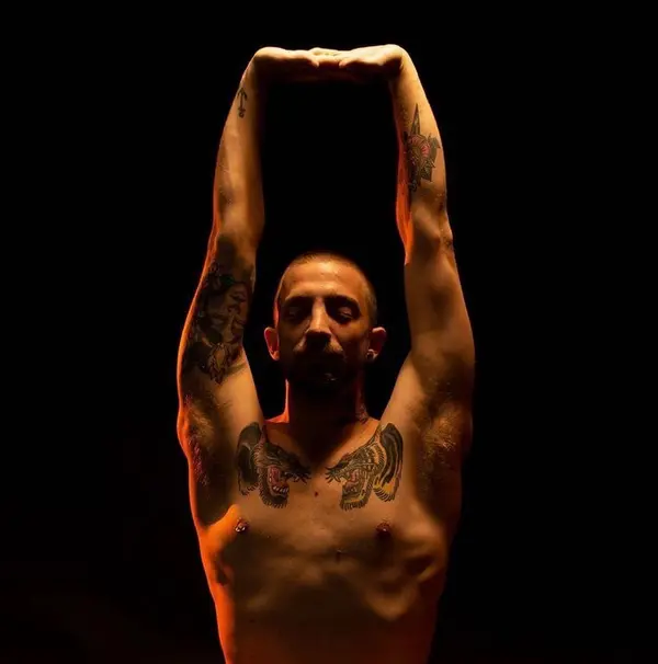 NAKED YOGA MEN