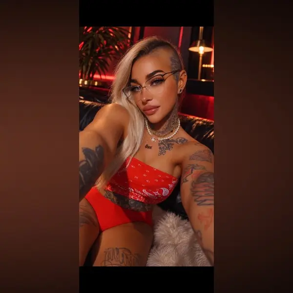 Carley After Dark 🖤💋