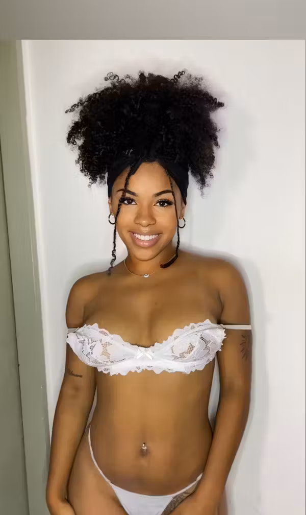 PaolaEbony queen