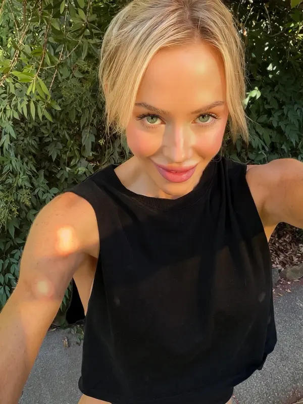 Victoria_Lyn_Star_VIP