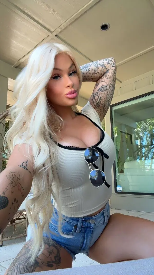 🩷 Brooke is 𝗖𝗥𝗘𝗔𝗠𝗬 🥛