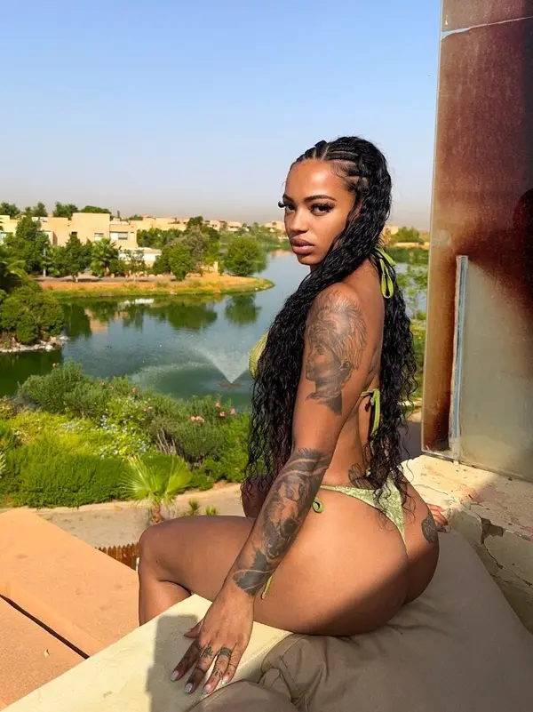 TASTY TIFFANY 👅