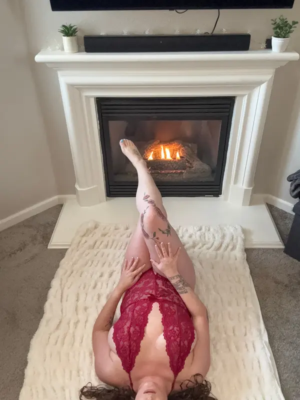 Angela Dee