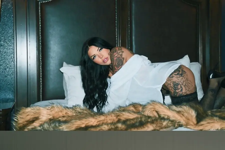 InkedKell 🏆 RATED #1 Tatted Babe on OF 🖤