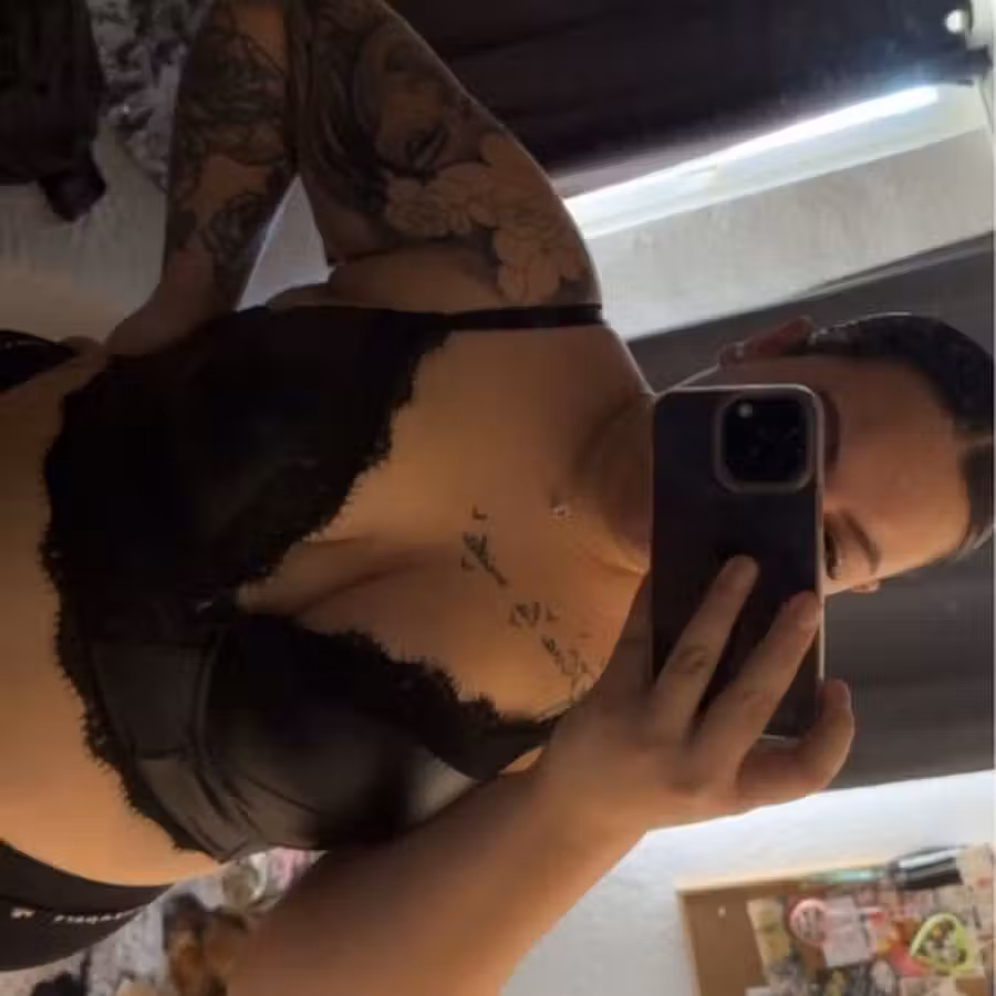curvy-nadja